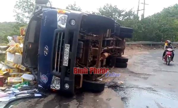 Chủ tịch UBND tỉnh yêu cầu xử lý thông tin qua đường dây nóng