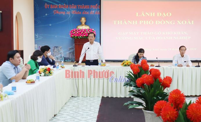 L&atilde;nh đạo Đồng Xo&agrave;i gặp mặt th&aacute;o gỡ kh&oacute; khăn của doanh nghiệp