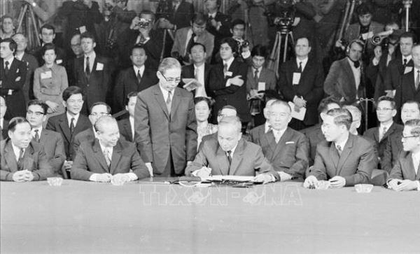 Ngoại giao Việt Nam và đóng góp cho chiến thắng mùa Xuân 1975