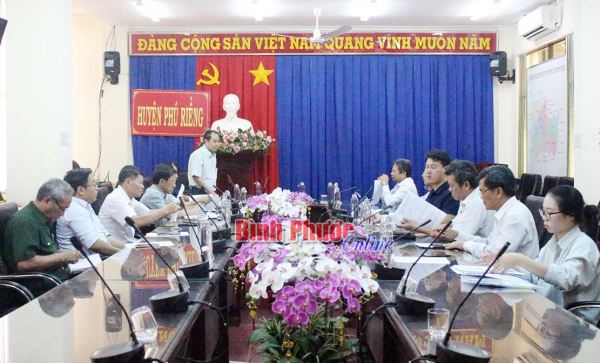 Giám sát việc chi hỗ trợ người dân gặp khó khăn do dịch Covid-19 tại huyện Phú Riềng