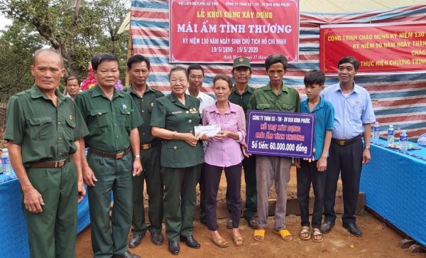 Xây dựng nhà "Mái ấm tình thương" cho phụ nữ nghèo