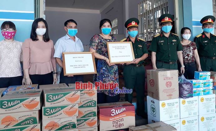 Mạnh thường quân ủng hộ phòng, chống dịch Covid-19