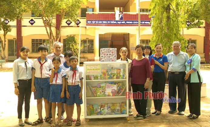 Ban li&ecirc;n lạc truyền thống Ph&ograve;ng Qu&acirc;n b&aacute;o Miền - Trinh s&aacute;t kỹ thuật Miền v&agrave; Đồn bi&ecirc;n ph&ograve;ng Đắk N&ocirc; k&yacute; kết nghĩa t&igrave;nh