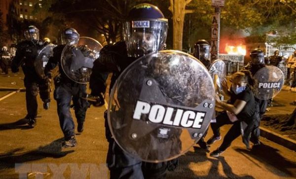 Liên hợp quốc kêu gọi Mỹ bình tĩnh ứng phó với biểu tình bạo loạn