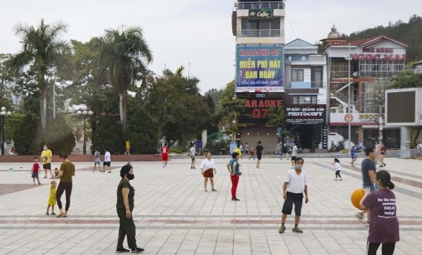 Tiếp tục thực hiện nghiêm cách ly toàn xã hội, không lơi lỏng chủ quan