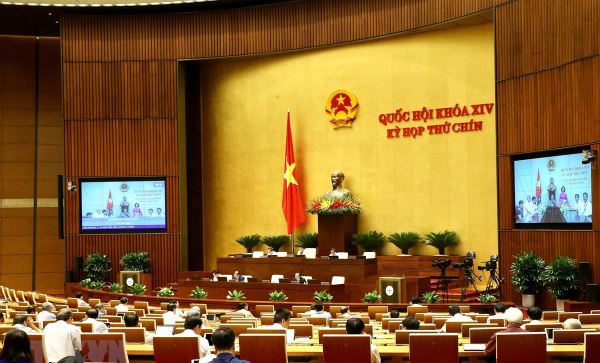 Thảo luận dự thảo Nghị quyết về miễn thuế sử dụng đất nông nghiệp