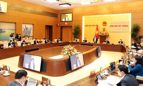 Thường vụ Quốc hội họp bất thường tìm biện pháp hỗ trợ người dân