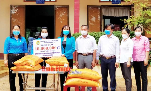 Tiếp nhận nhiều nguồn lực hỗ trợ phòng, chống dịch Covid-19