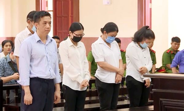 Bản tin 100 độ ngày 9-6: Khởi tố nguyên Phó cục trưởng Cục quản lý dược