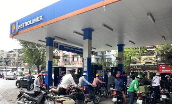 Tăng lần thứ 3 liên tiếp, xăng RON95-III vượt 14.000 đồng mỗi lít