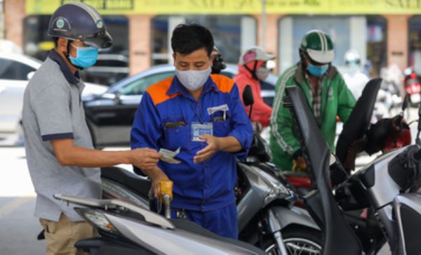 Giá xăng, dầu tăng kỳ thứ tư liên tiếp