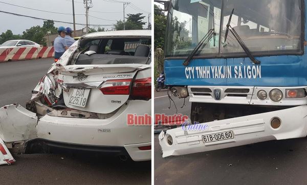 Xe chở c&ocirc;ng nh&acirc;n t&ocirc;ng xe 4 chỗ, h&agrave;ng chục người hoảng hốt 