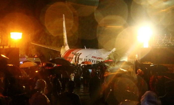 Máy bay chở gần 200 hành khách trượt đường băng tại Ấn Độ