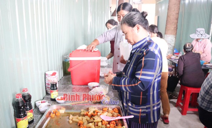 Ra mắt mô hình “Bếp cơm chay miễn phí” 