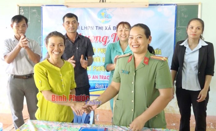 Trao sinh kế cho phụ nữ dân tộc thiểu số phát triển kinh tế