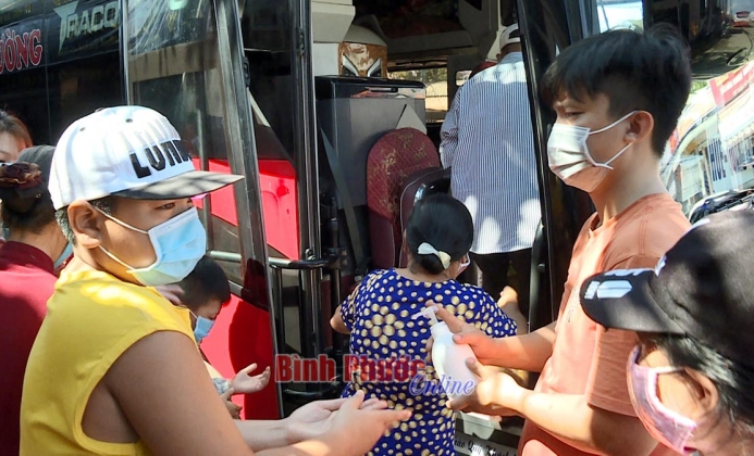 Phòng ngừa COVID-19, nhà xe Bình Phước vận chuyển hành khách ra sao?