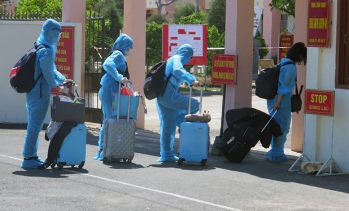 Thêm 3 ca mắc mới COVID-19 từ Nga về, đã được cách ly ngay