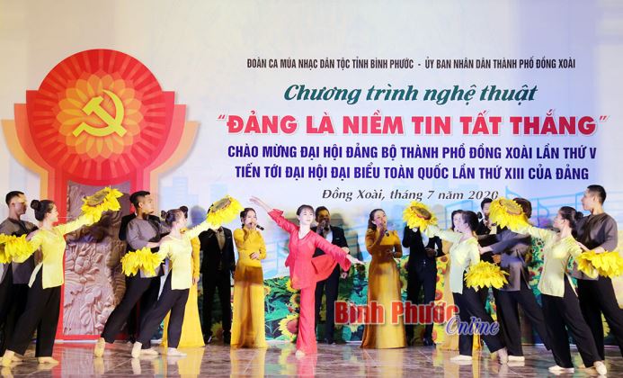 Biểu diễn nghệ thuật Đảng l&agrave; niềm tin tất thắng