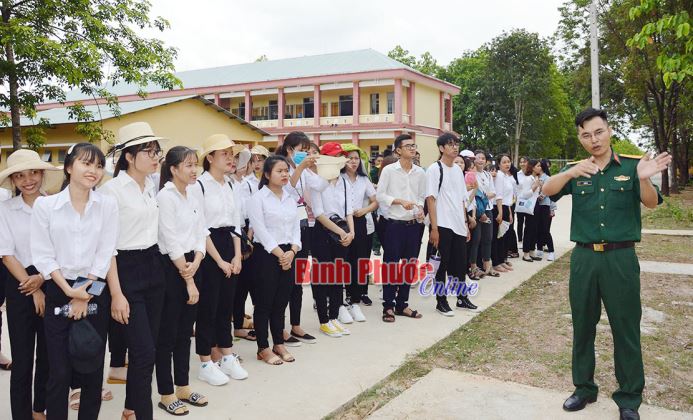 Giữ thế chủ động&nbsp;đấu tranh chống c&aacute;c quan điểm sai tr&aacute;i, th&ugrave; địch