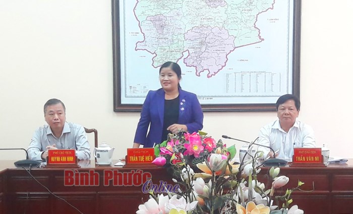 Bình Phước mong muốn sớm có nhà máy sản xuất găng tay y tế tại Chơn Thành 