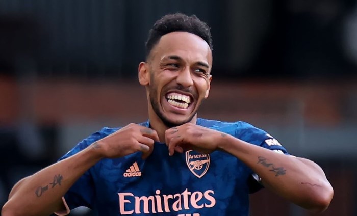 Aubameyang gia hạn hợp đồng với Arsenal