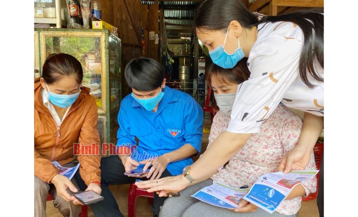 Hội LHPN Đồng Phú ra mắt mô hình 1+1 và hướng dẫn cài đặt Bluezone