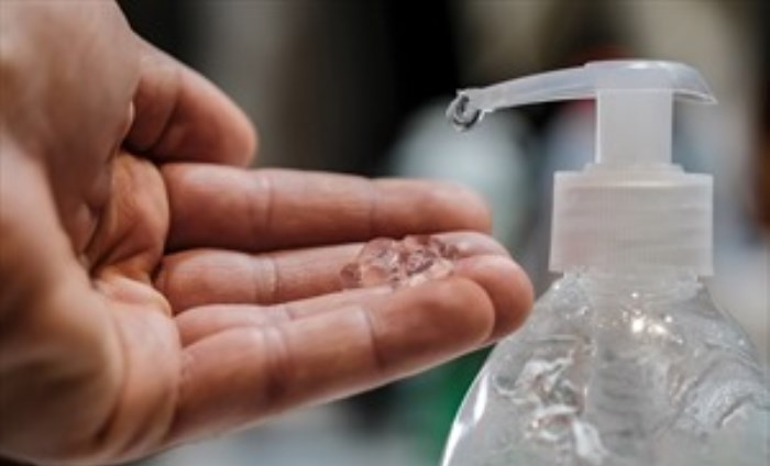 Mỹ cảnh báo hàng chục loại nước rửa tay khô có chất độc hại, mùi lạ