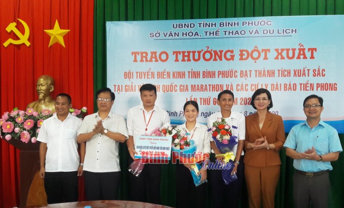 Khen thưởng đột xuất đội tuyển điền kinh tỉnh Bình Phước