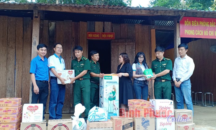Hạnh phúc xanh, thắm nghĩa tình biên giới