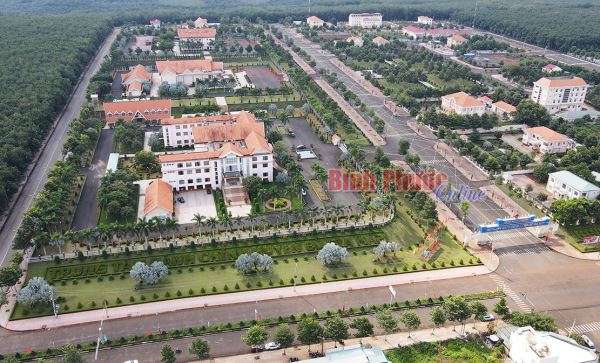 Phát huy truyền thống để thực hiện thắng lợi các mục tiêu