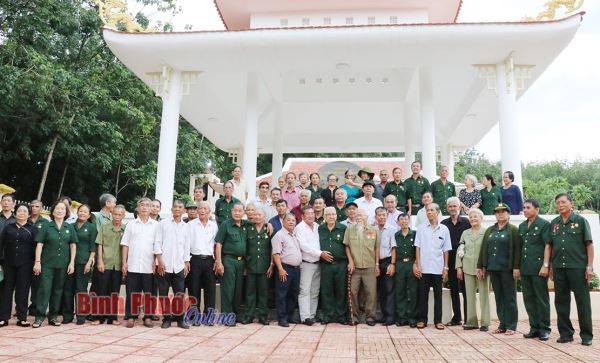 Họp mặt, giao lưu các thế hệ nguyên cán bộ, chiến sĩ C10, C1, C2