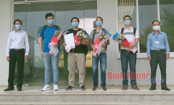 Đồng Xoài: 4 chuyên gia nước ngoài hoàn thành thời gian cách ly y tế tập trung