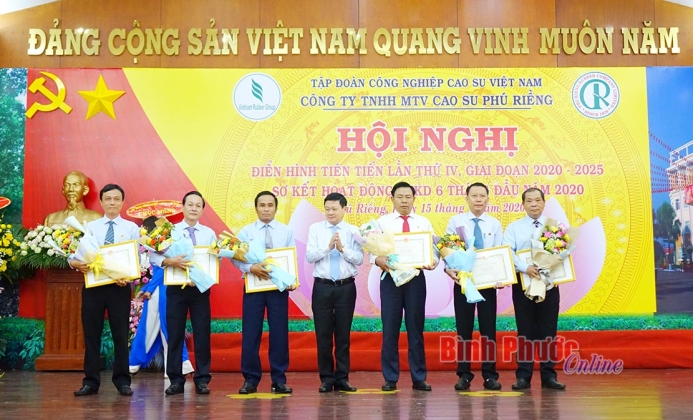 Cao su Phú Riềng quyết tâm trở thành đơn vị Anh hùng lao động thời kỳ đổi mới