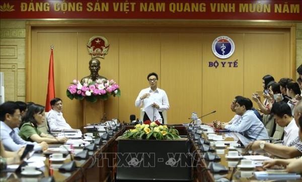 Phó Thủ tướng Vũ Đức Đam: Cuộc chiến chống COVID-19 còn rất dài