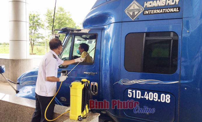 Thực hiện đồng bộ c&aacute;c biện ph&aacute;p ph&ograve;ng, chống đại dịch