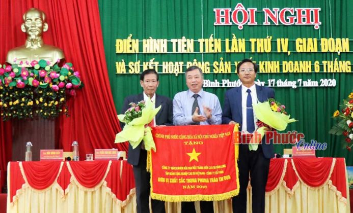 16 tập thể, 56 c&aacute; nh&acirc;n điển h&igrave;nh Cao su B&igrave;nh Long được khen thưởng