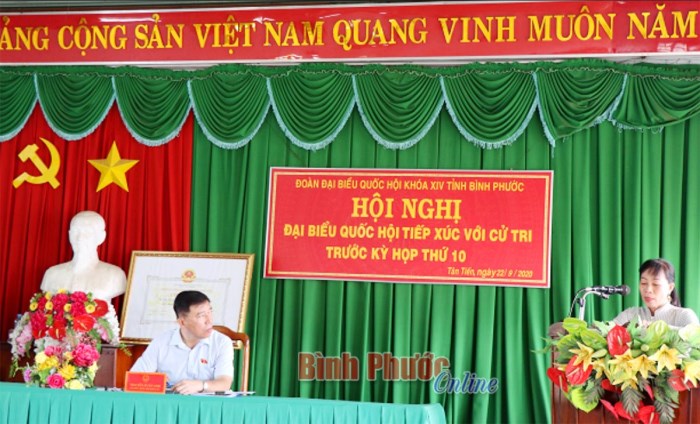 Đại biểu Quốc hội tiếp x&uacute;c cử tri tại huyện B&ugrave; Đốp