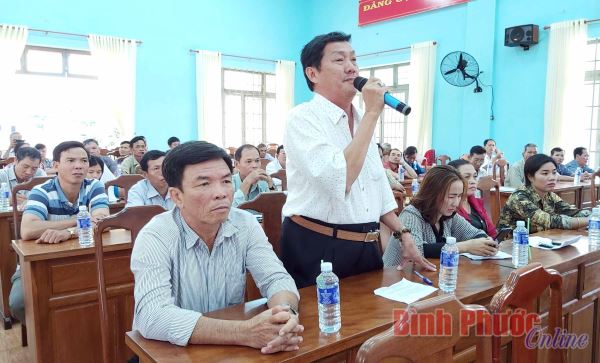 Cử tri huyện B&ugrave; Đăng n&ecirc;u gi&aacute; điện tăng đến đại biểu Quốc hội