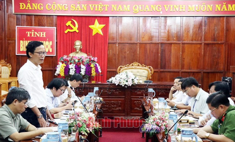 Đo&agrave;n c&ocirc;ng t&aacute;c Bộ X&acirc;y dựng l&agrave;m việc tại B&igrave;nh Phước