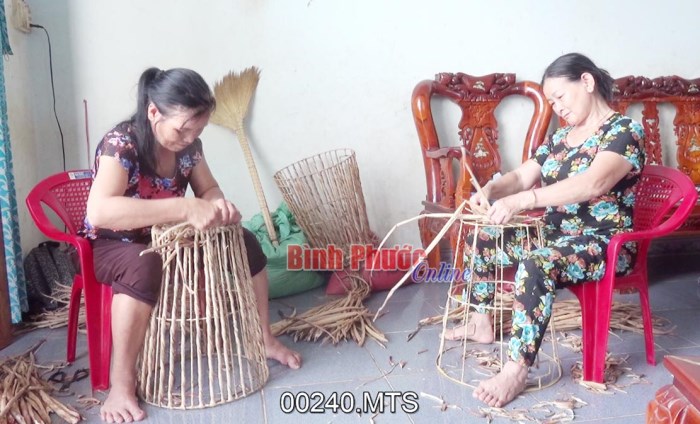 Đan sợi lục bình: Thêm cơ hội việc làm cho phụ nữ Đăng Hà