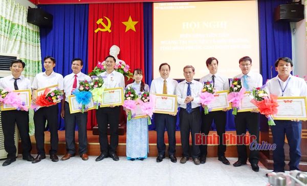 Sở Tài nguyên và Môi trường khen thưởng 3 tập thể, 12 cá nhân điển hình tiên tiến