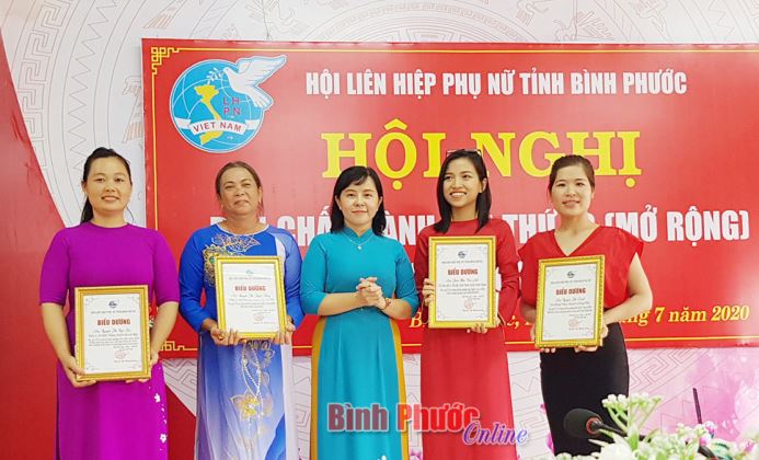 4 ý tưởng xuất sắc về “Phụ nữ sáng tạo khởi nghiệp - Kết nối thành công” được khen thưởng