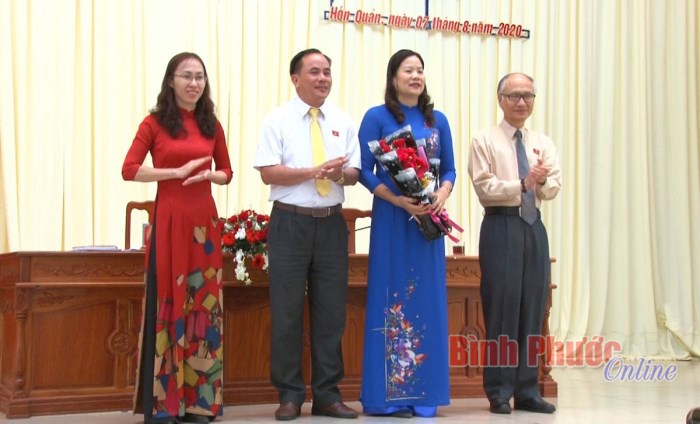 Hớn Quản bầu bổ sung Phó chủ tịch HĐND và UBND huyện