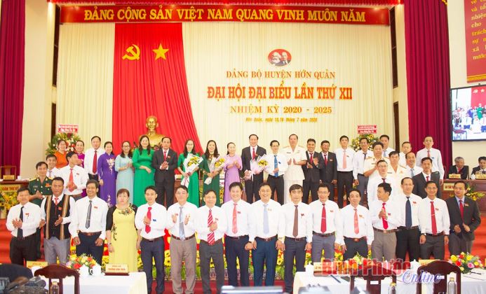 Bà Nguyễn Thị Xuân Hòa tái đắc cử Bí thư Huyện ủy Hớn Quản 