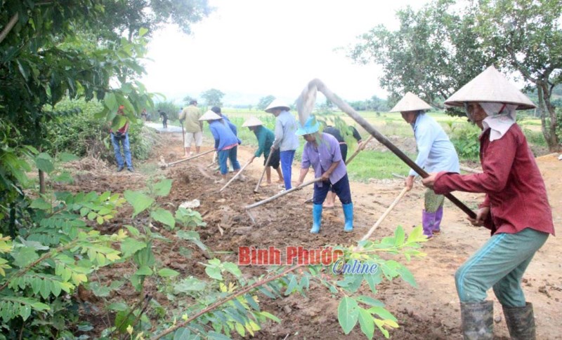 X&atilde; v&ugrave;ng xa l&agrave;m đường giao th&ocirc;ng 