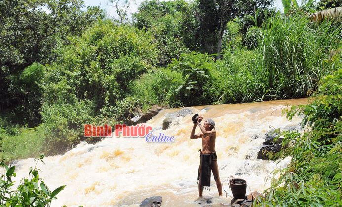 Người S&rsquo;ti&ecirc;ng B&igrave;nh Phước&nbsp;với t&agrave;i nguy&ecirc;n nước