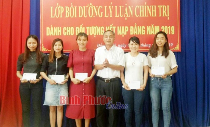 Phát huy vai trò của nữ công nhân viên chức lao động