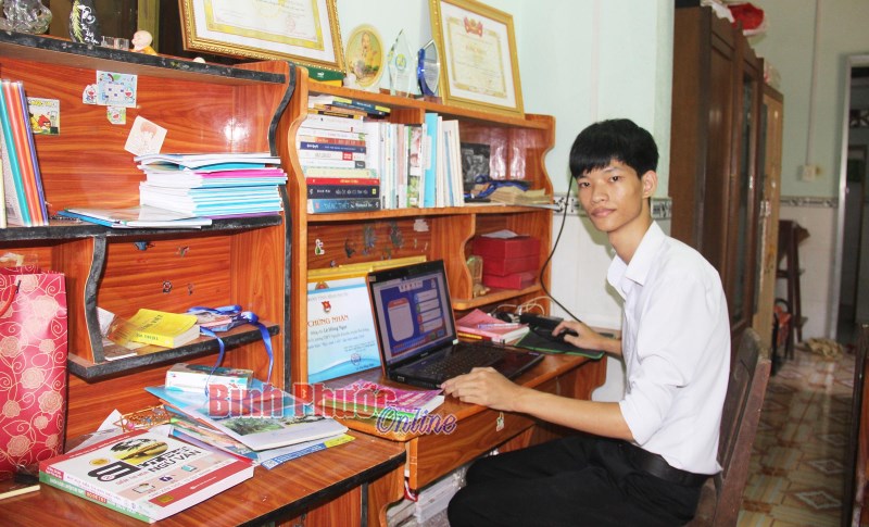 Tấm gương về học v&agrave; l&agrave;m theo B&aacute;c