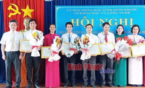 Ngành Khoa học và Công nghệ tuyên dương 2 tập thể và 16 cá nhân điển hình tiên tiến 