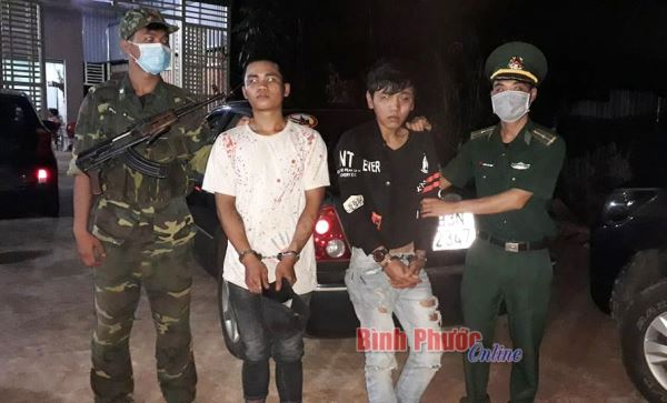 Bắt quả tang 2 đối tượng mua b&aacute;n ma t&uacute;y đ&aacute;